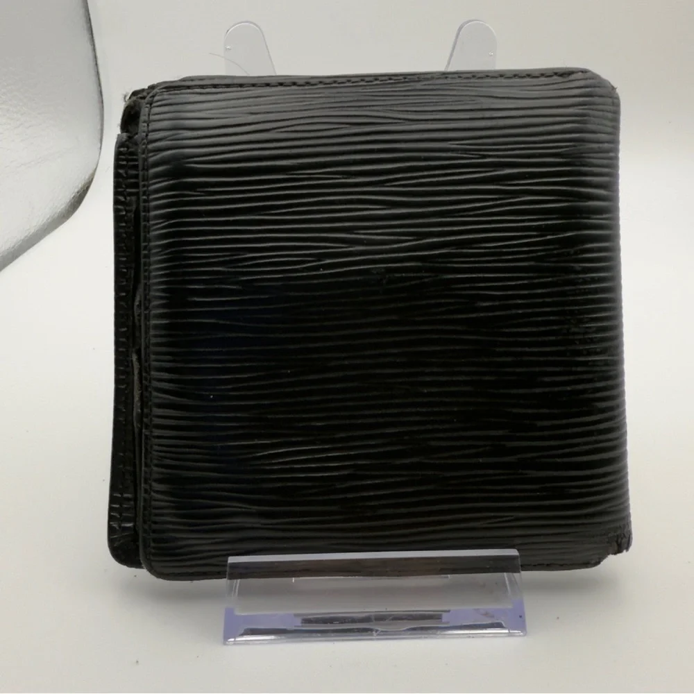 Louis Vuitton Black Epi Leather Bi-Fold Wallet | Men’s | Pre-Owned |